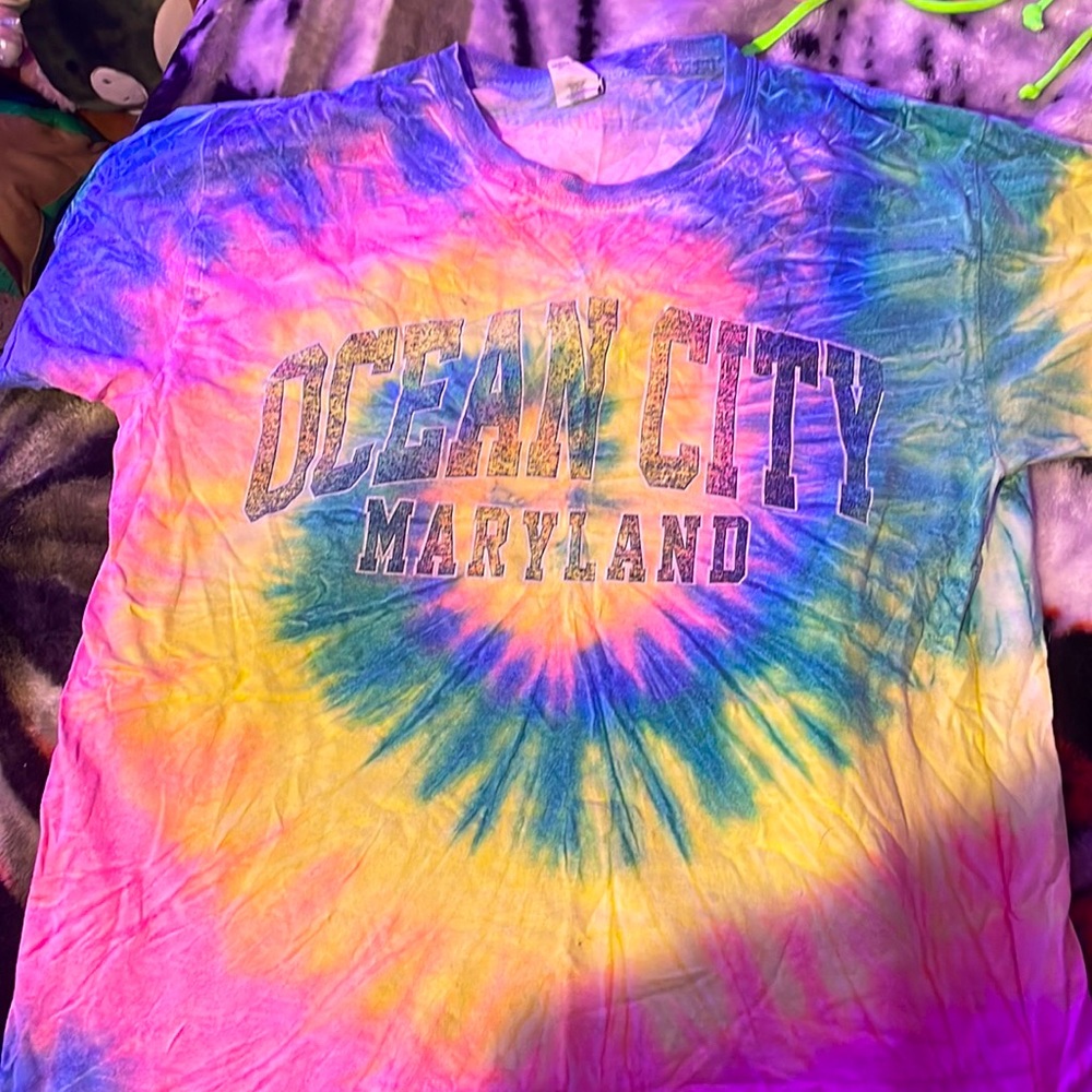 Rainbow tie dye Ocean City Maryland Tee, size large